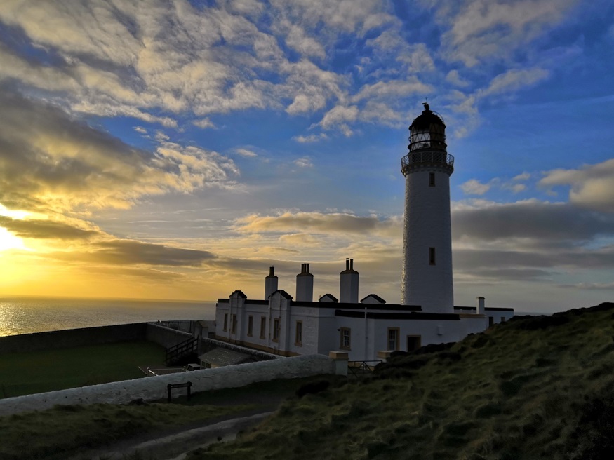 scotland road trip, Mull of Galloway Lighthouse at sunset